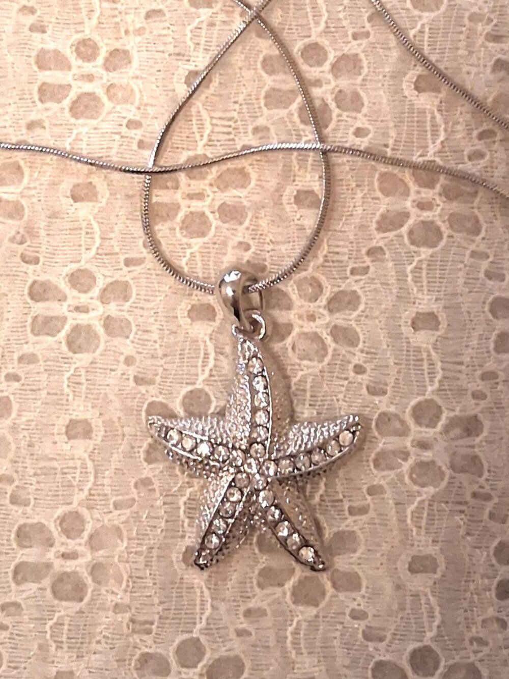 Vintage Artistic Starfish Pendant White Austrian Crystal Silver-Plated Necklace - Picture 3 of 10